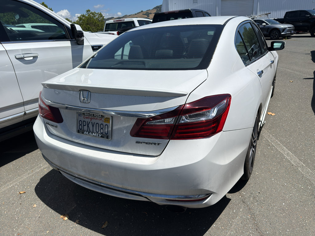 Used 2016 Honda Accord Sport image 4