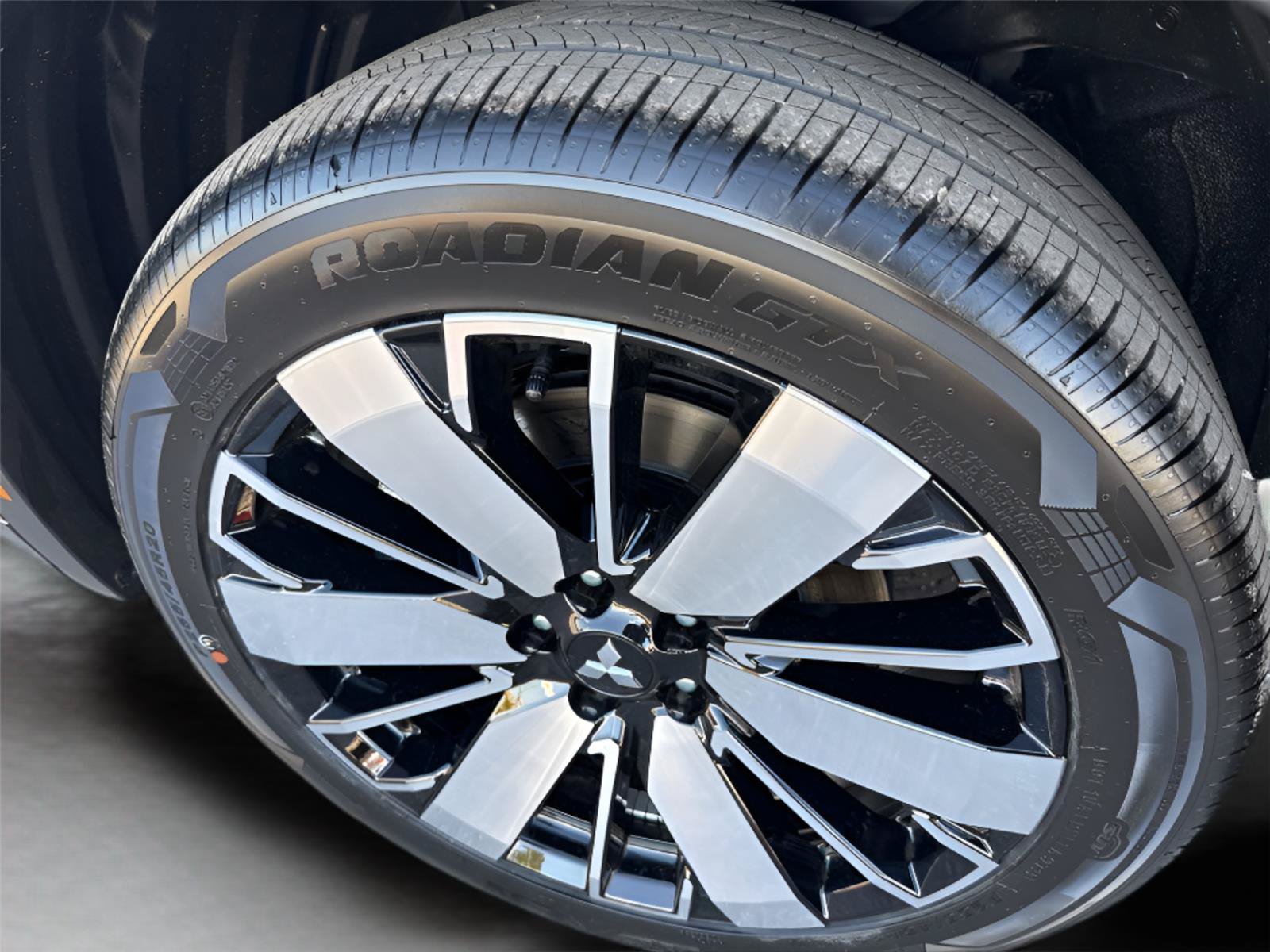 New 2026 Mitsubishi Outlander SE FWD image 12