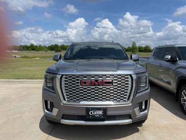 Used 2021 GMC Yukon Denali w/ Denali Ultimate Package image 3