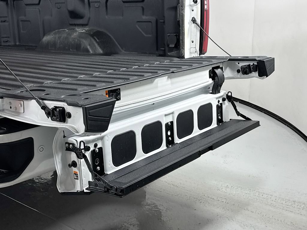 Used 2025 GMC Sierra 3500 Denali AWD/4WD image 27