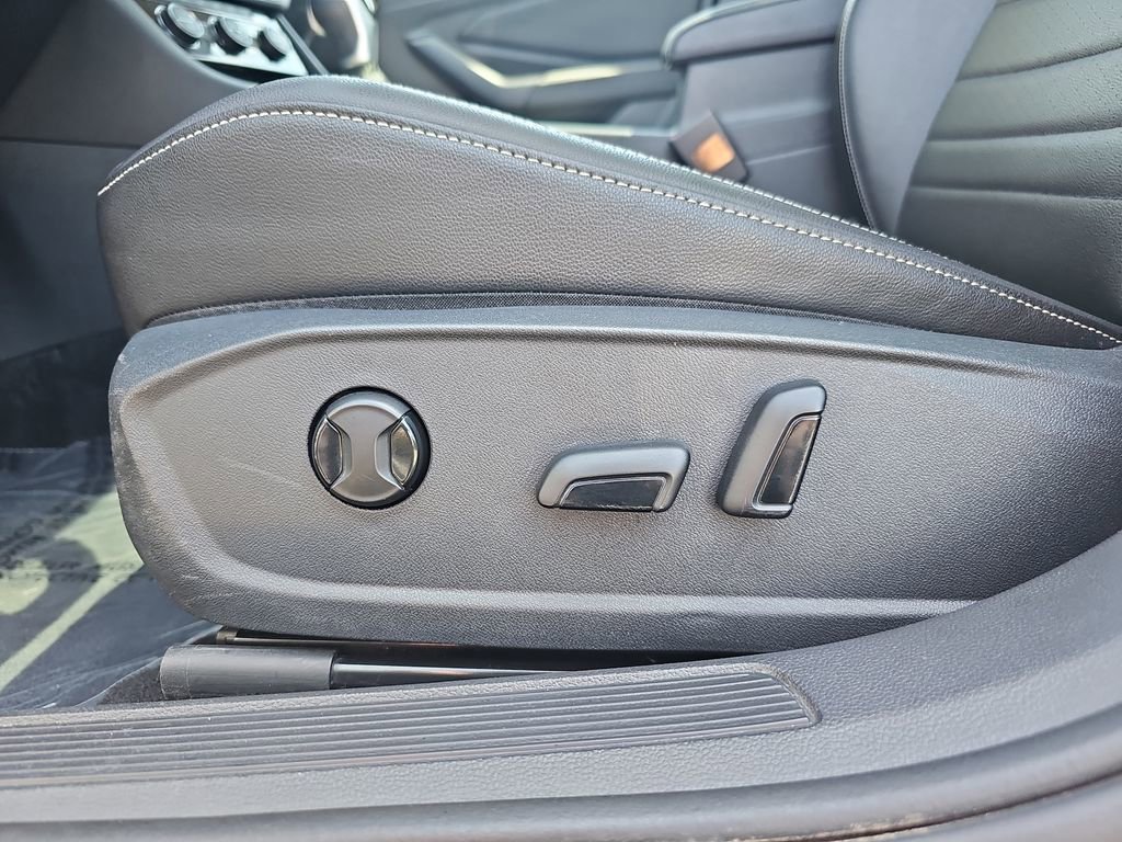 Used 2024 Volkswagen Jetta SE FWD image 27