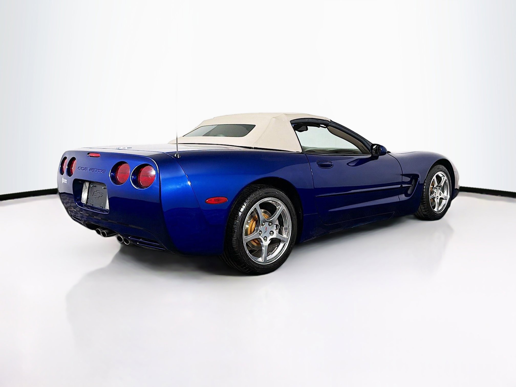 Used 2004 Chevrolet Corvette Convertible w/ Preferred Equipment Group image 8