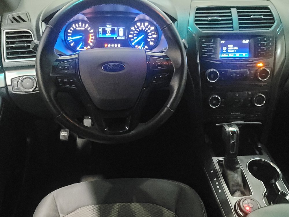 Used 2016 Ford Explorer XLT image 22