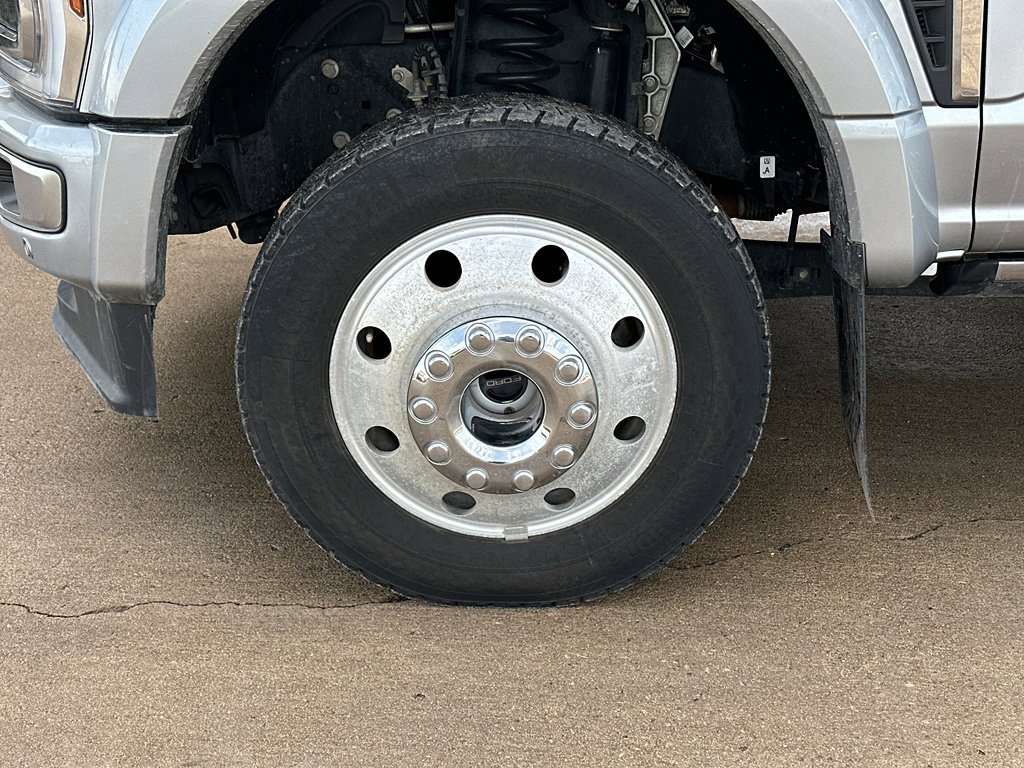Used 2024 Ford F450 Platinum w/ FX4 Off-Road Package image 3