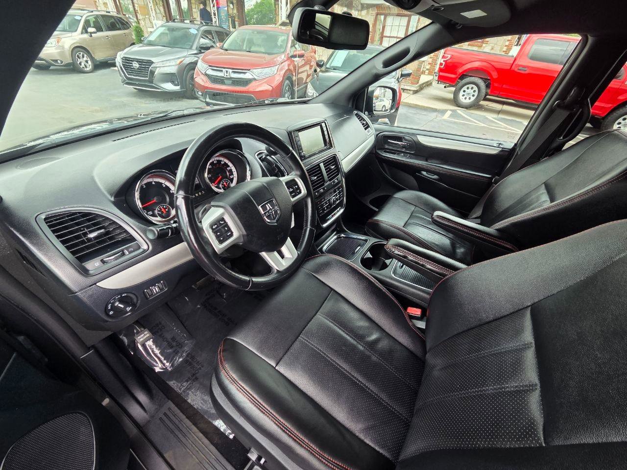 Used 2019 Dodge Grand Caravan GT image 12