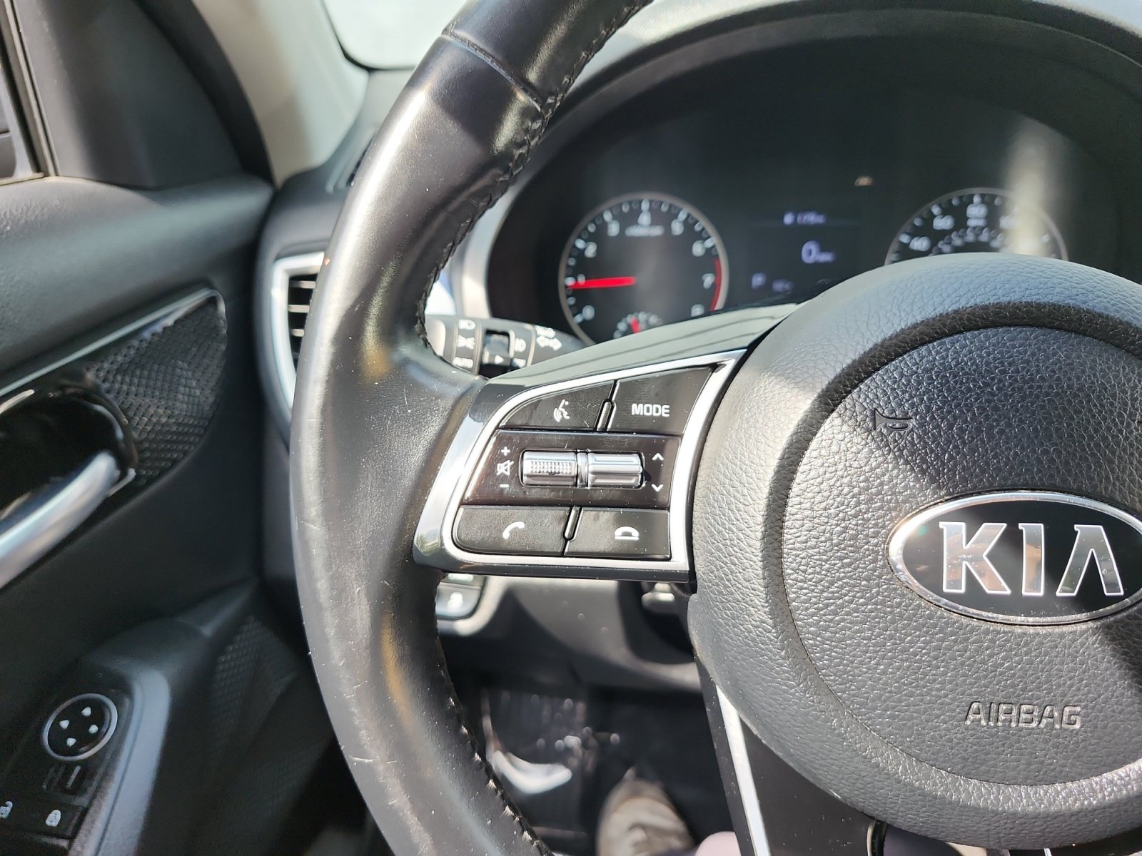 Used 2021 Kia Seltos S FWD image 22