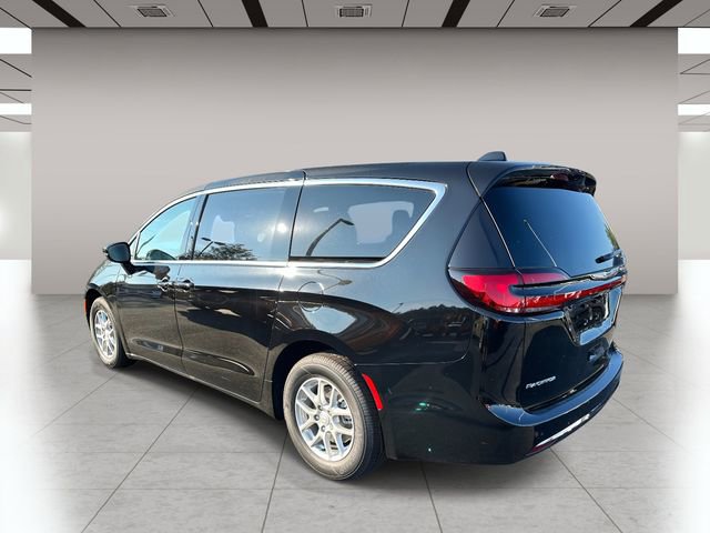 New 2026 Chrysler Pacifica Select image 6