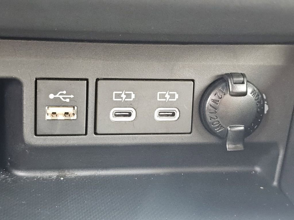 Used 2025 Toyota Highlander Limited image 16