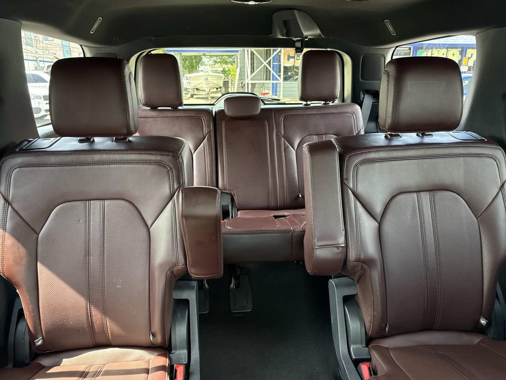 Used 2024 Ford Expedition Limited RWD image 11