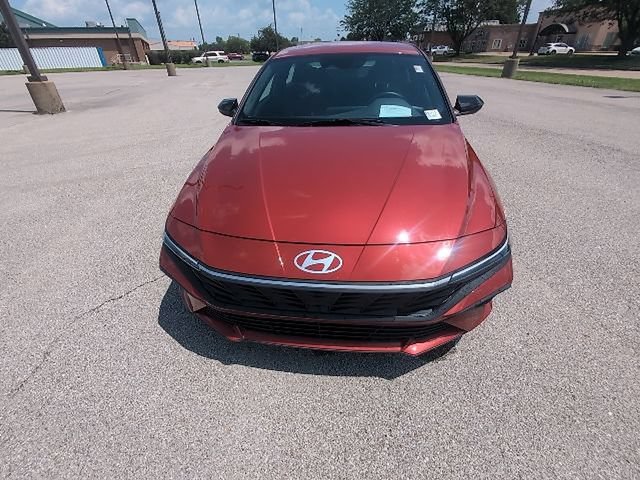 Used 2025 Hyundai Elantra Sport FWD image 12