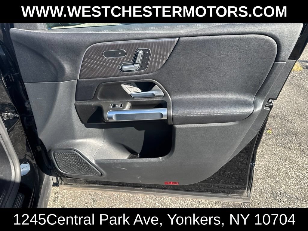 Used 2021 Mercedes-Benz GLB 250 4MATIC w/ Premium Package image 12