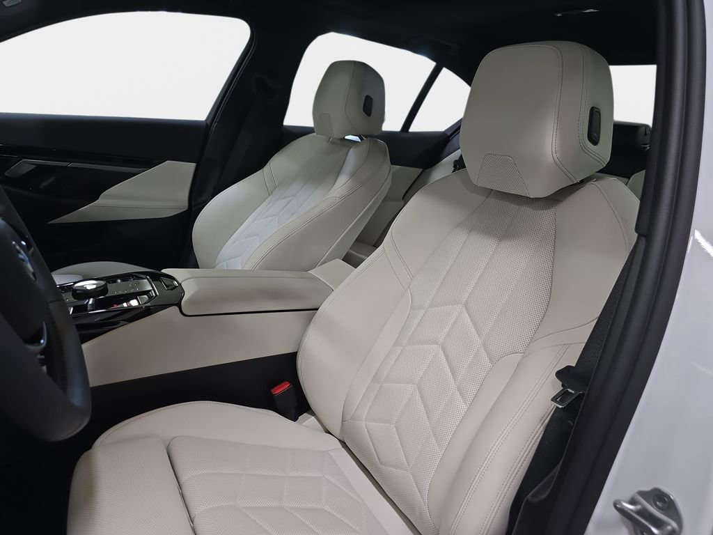 Used 2026 BMW 530i w/ Premium Package image 17