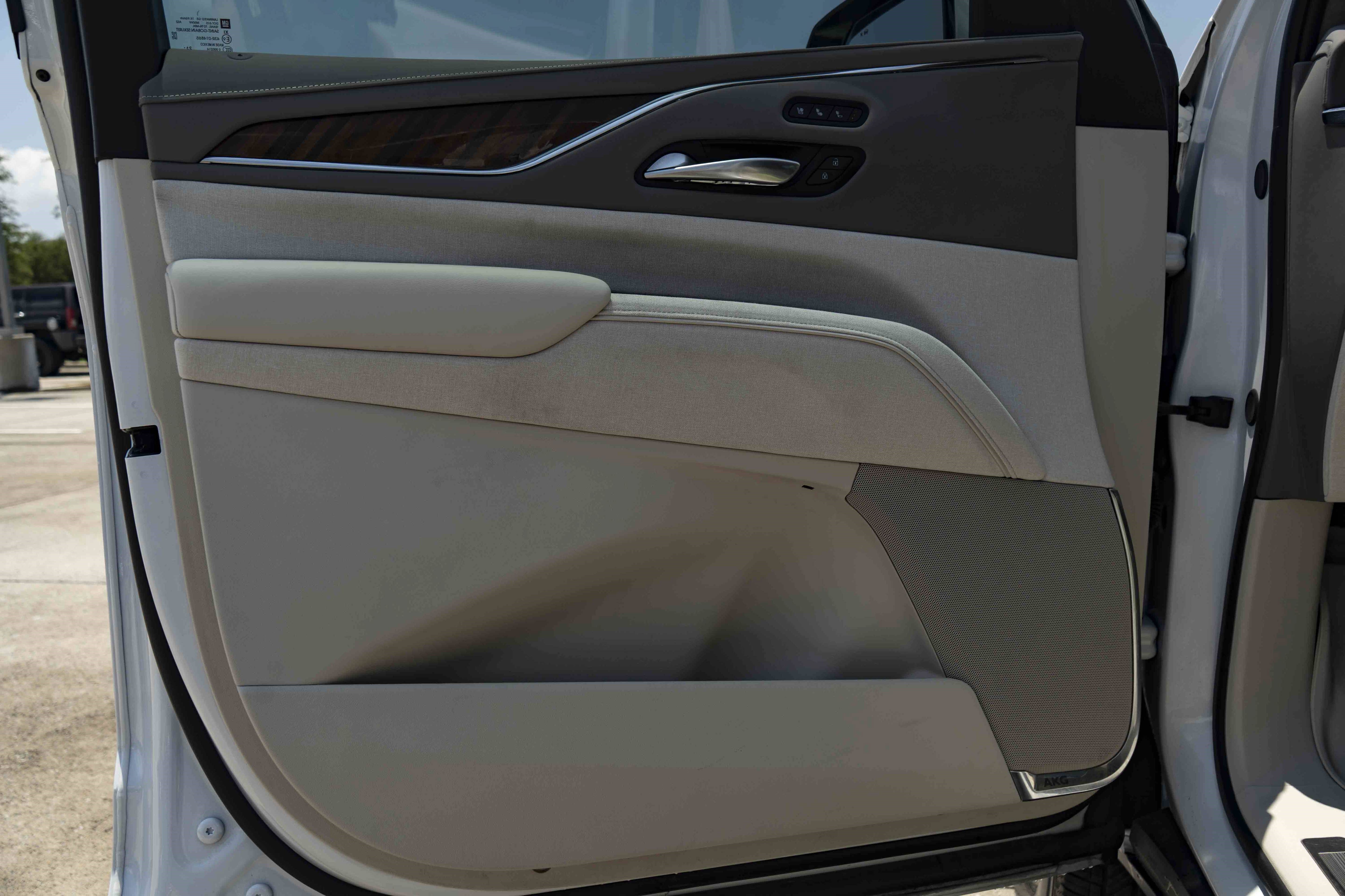 Used 2024 Cadillac Escalade Premium Luxury Platinum w/ LPO, Floor Liner Package AWD/4WD image 40