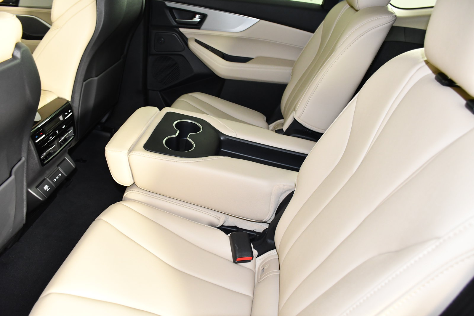 Certified 2025 Acura MDX SH-AWD image 48
