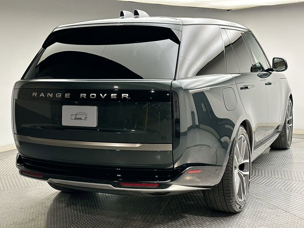 Used 2025 Land Rover Range Rover SE image 13