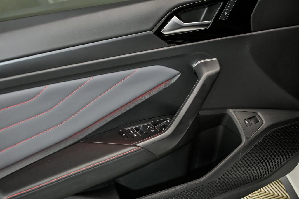 Certified 2025 Volkswagen Jetta GLI Autobahn FWD image 9
