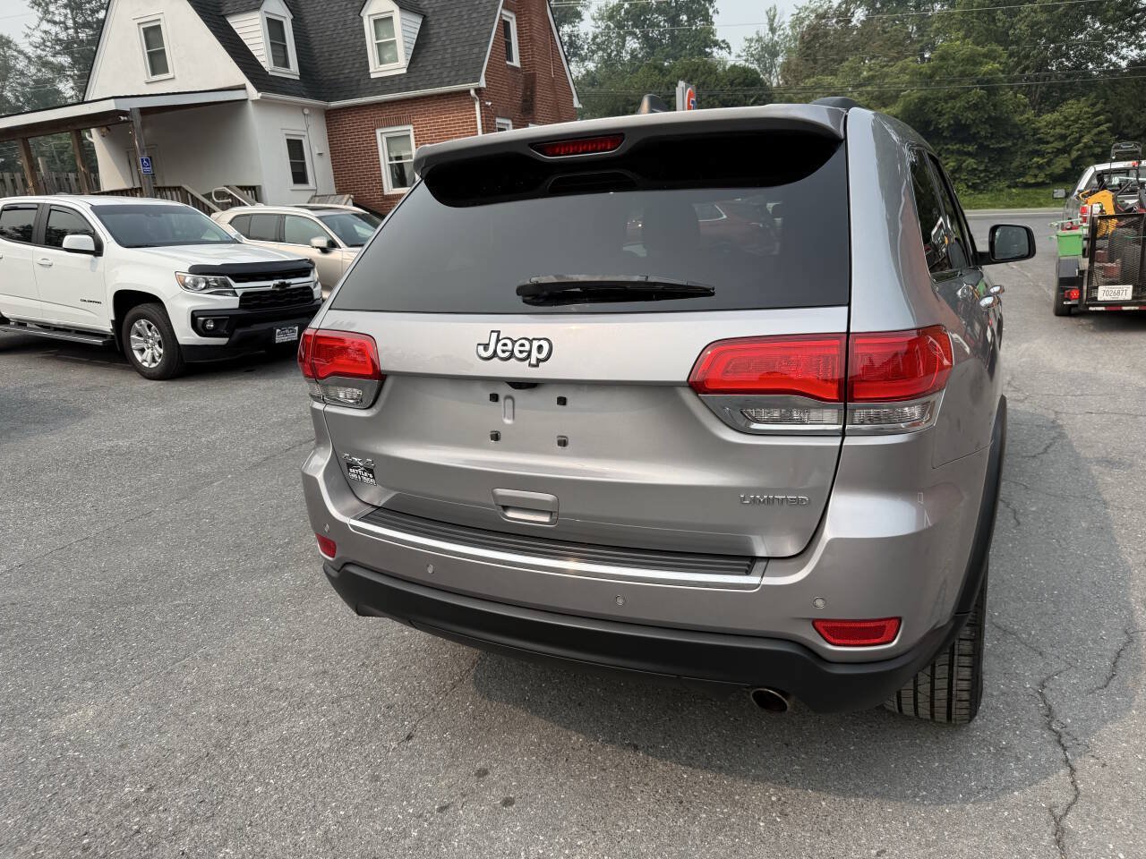 Used 2016 Jeep Grand Cherokee Limited w/ Luxury Group II AWD/4WD image 5