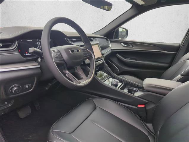 New 2026 Jeep Grand Cherokee Limited w/ Limited Altitude Package RWD video 2