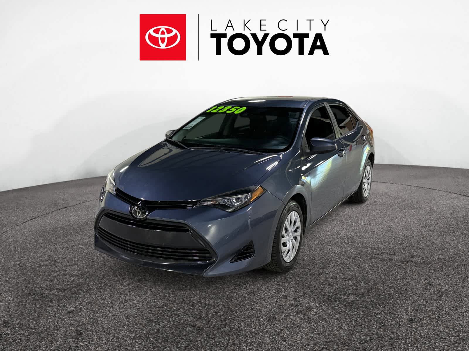 Used 2018 Toyota Corolla LE image 1