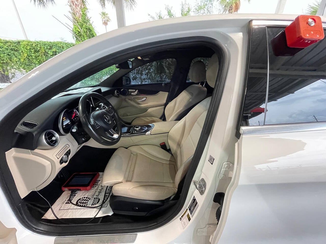 Used 2018 Mercedes-Benz C 300 4MATIC Sedan w/ Premium Package image 9