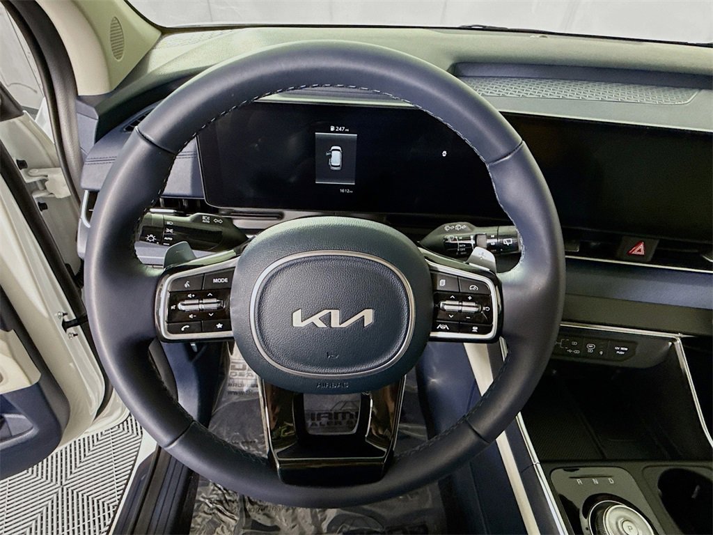 Used 2026 Kia Carnival EX image 21