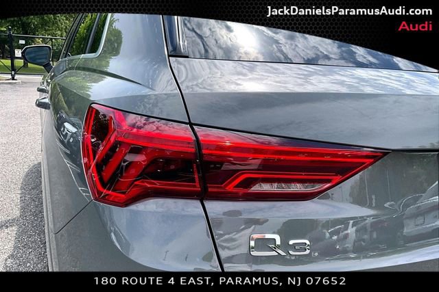 Used 2023 Audi Q3 2.0T Premium w/ Convenience Package AWD/4WD image 22