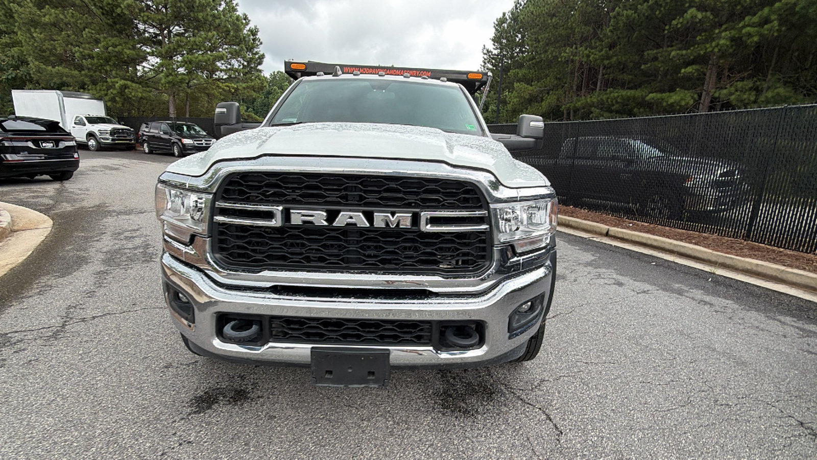 Used 2024 RAM 5500 Tradesman w/ Chrome Appearance Group AWD/4WD image 3