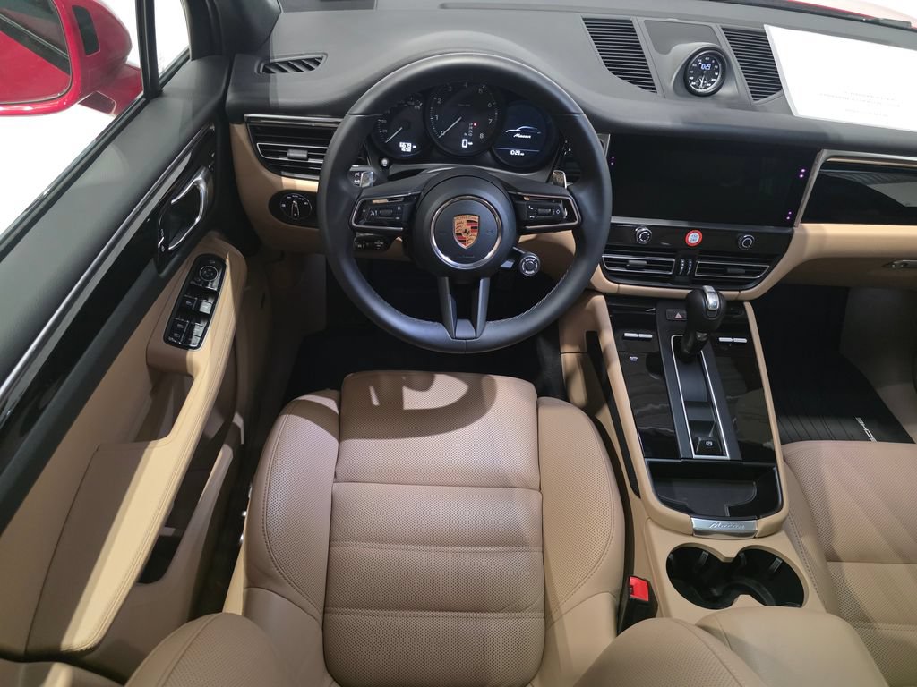 Certified 2026 Porsche Macan AWD/4WD image 22