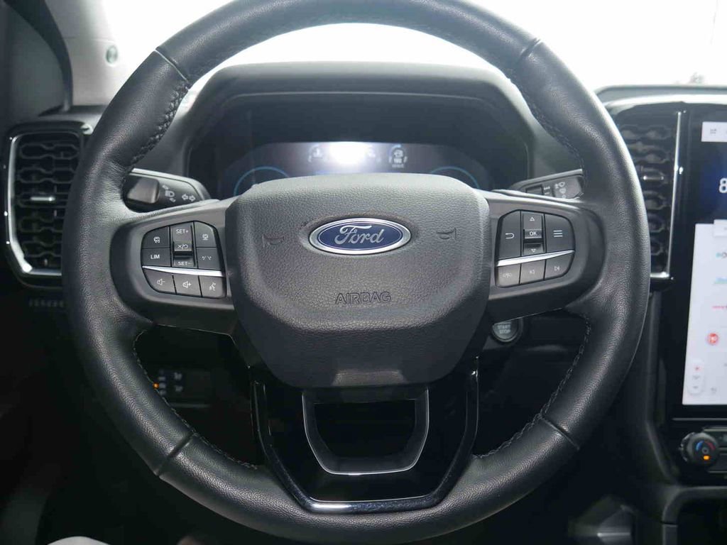 Used 2024 Ford Ranger Lariat w/ FX4 Off-Road Package AWD/4WD image 39