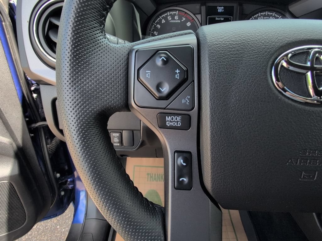 Used 2023 Toyota Tacoma TRD Off-Road w/ Technology Package AWD/4WD image 23