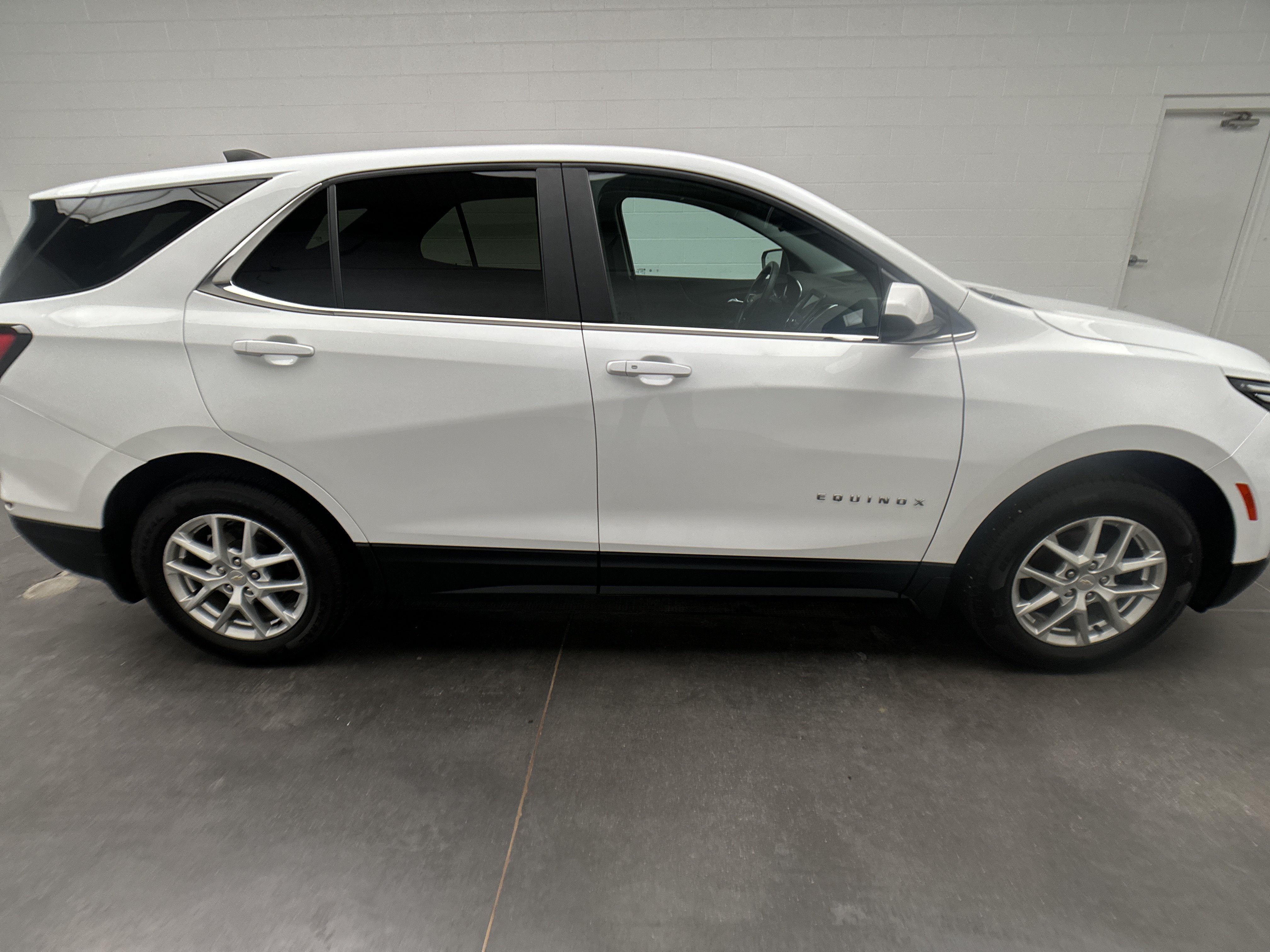 Used 2023 Chevrolet Equinox LT w/ LPO, Floor Liner Package AWD/4WD image 11