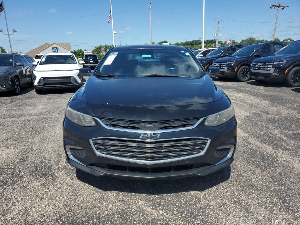 Used 2016 Chevrolet Malibu Premier w/ Driver Confidence Package FWD image 5