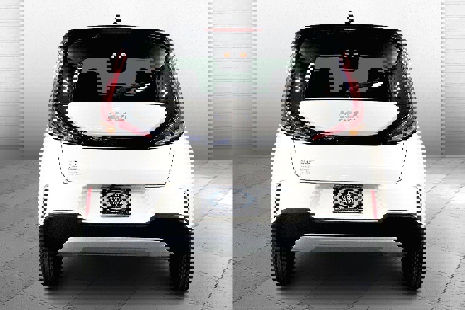 Used 2023 Kia Soul LX image 3