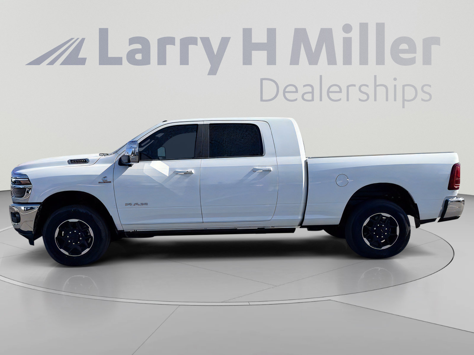 New 2026 RAM 2500 Laramie AWD/4WD image 3