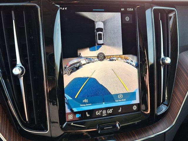 Used 2024 Volvo XC60 B5 Plus w/ Protection Package Premier image 24