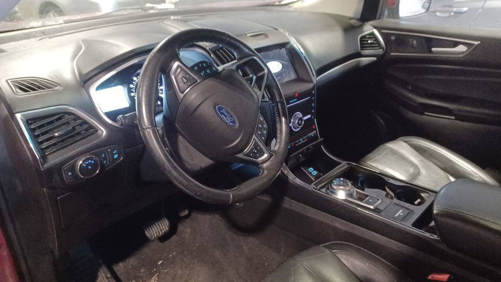Used 2019 Ford Edge Titanium w/ Cold Weather Package image 5