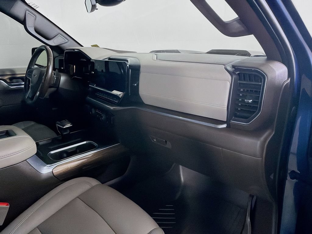 Used 2022 Chevrolet Silverado 1500 LT Trail Boss w/ LT Trail Boss Premium Package AWD/4WD image 27