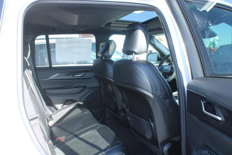 New 2025 Jeep Grand Cherokee Altitude w/ Trailer Tow Package image 4
