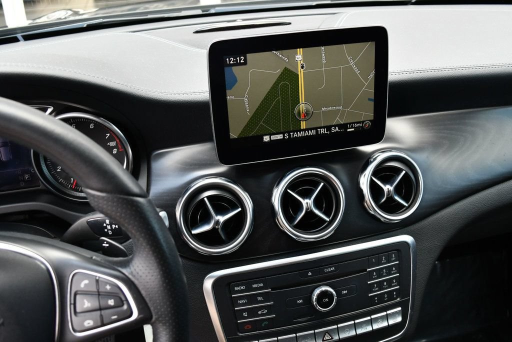 Used 2018 Mercedes-Benz GLA 250 4MATIC image 53