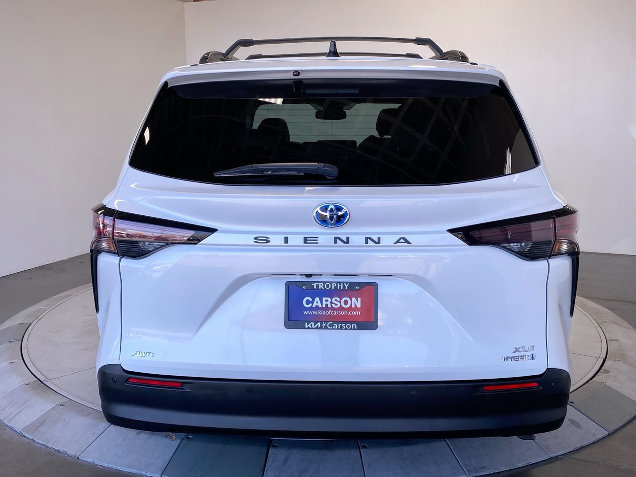 Used 2024 Toyota Sienna XLE w/ XLE Plus Package AWD/4WD image 4