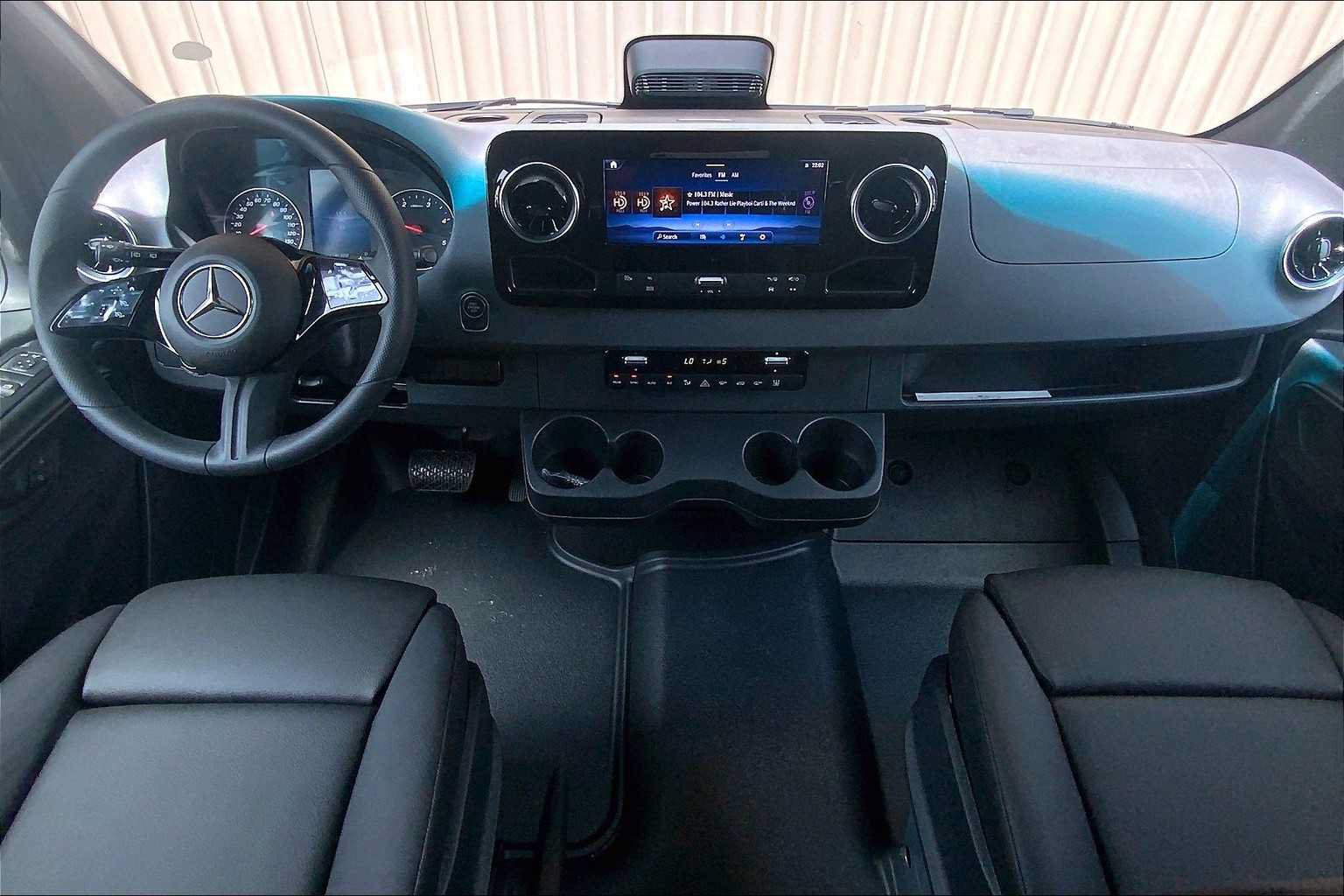 Used 2025 Mercedes-Benz Sprinter 2500 image 15