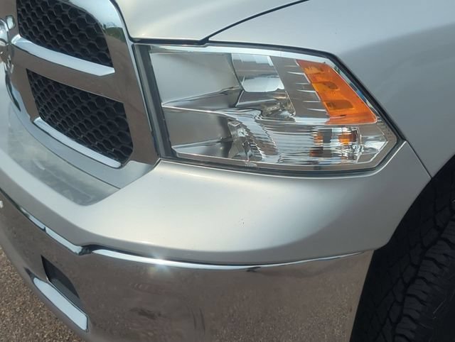 Used 2017 RAM 1500 Classic SLT AWD/4WD image 9