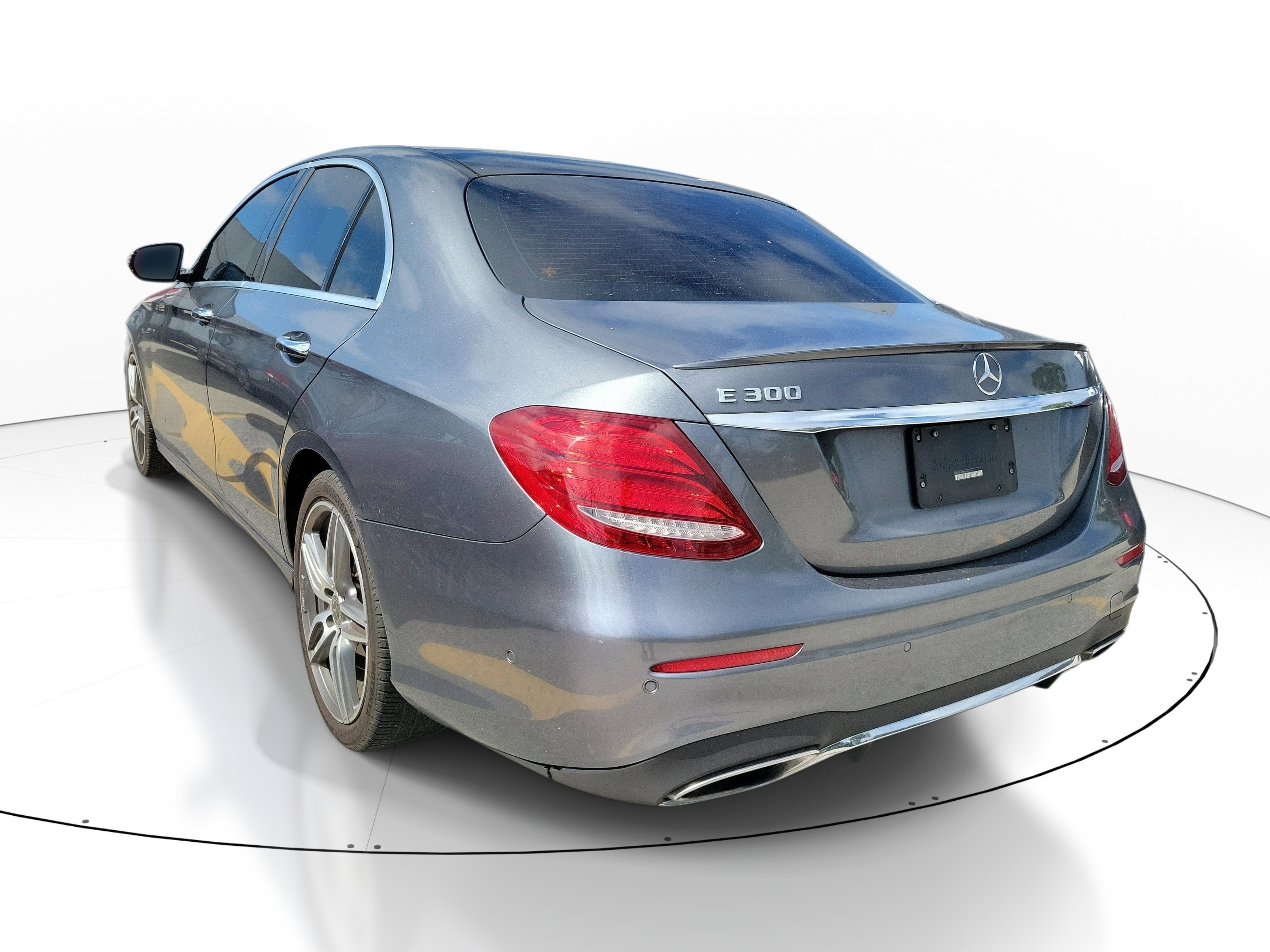 Used 2019 Mercedes-Benz E 300 image 3