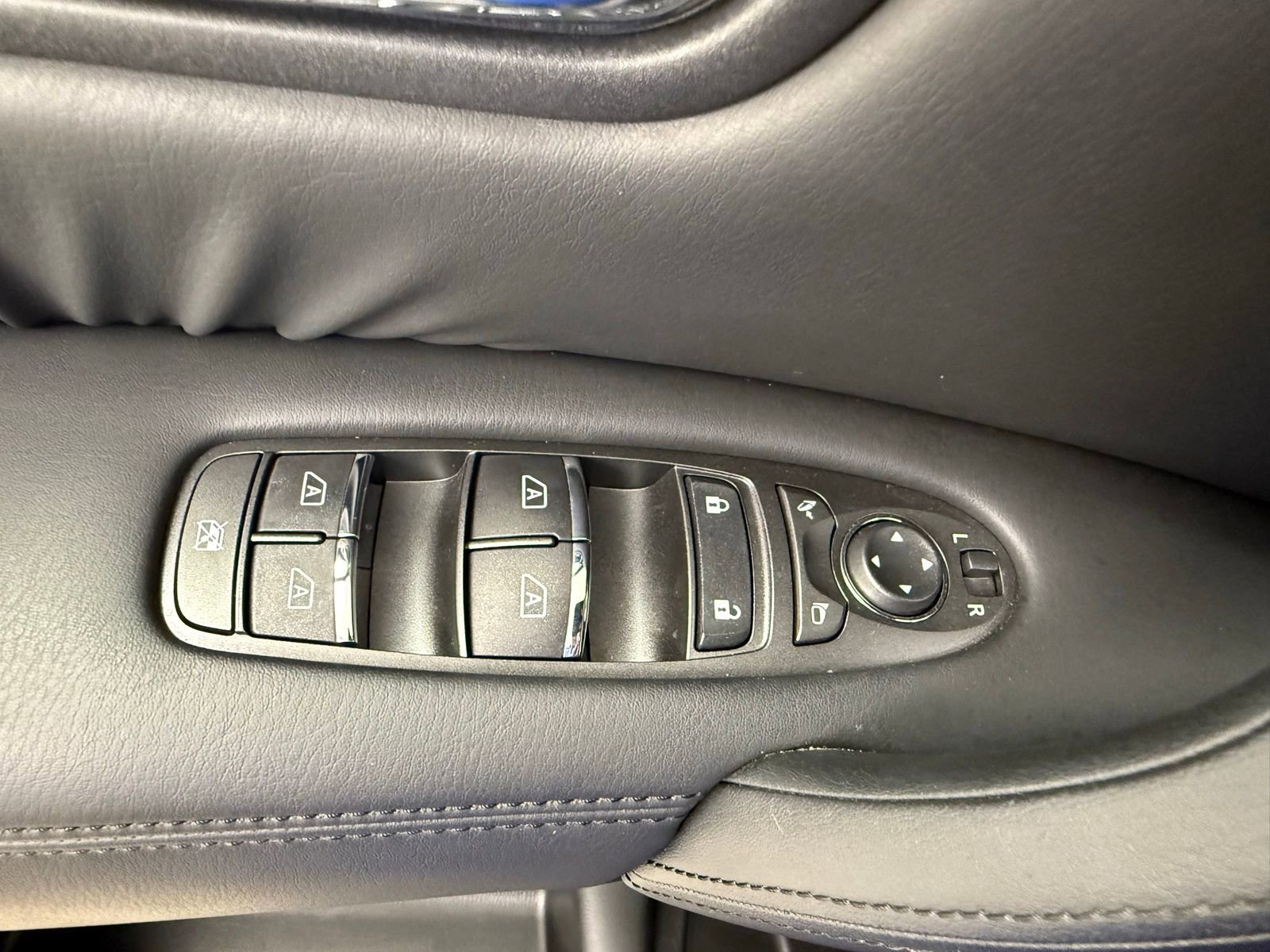 Used 2024 Nissan Armada SV w/ Cargo Package image 10