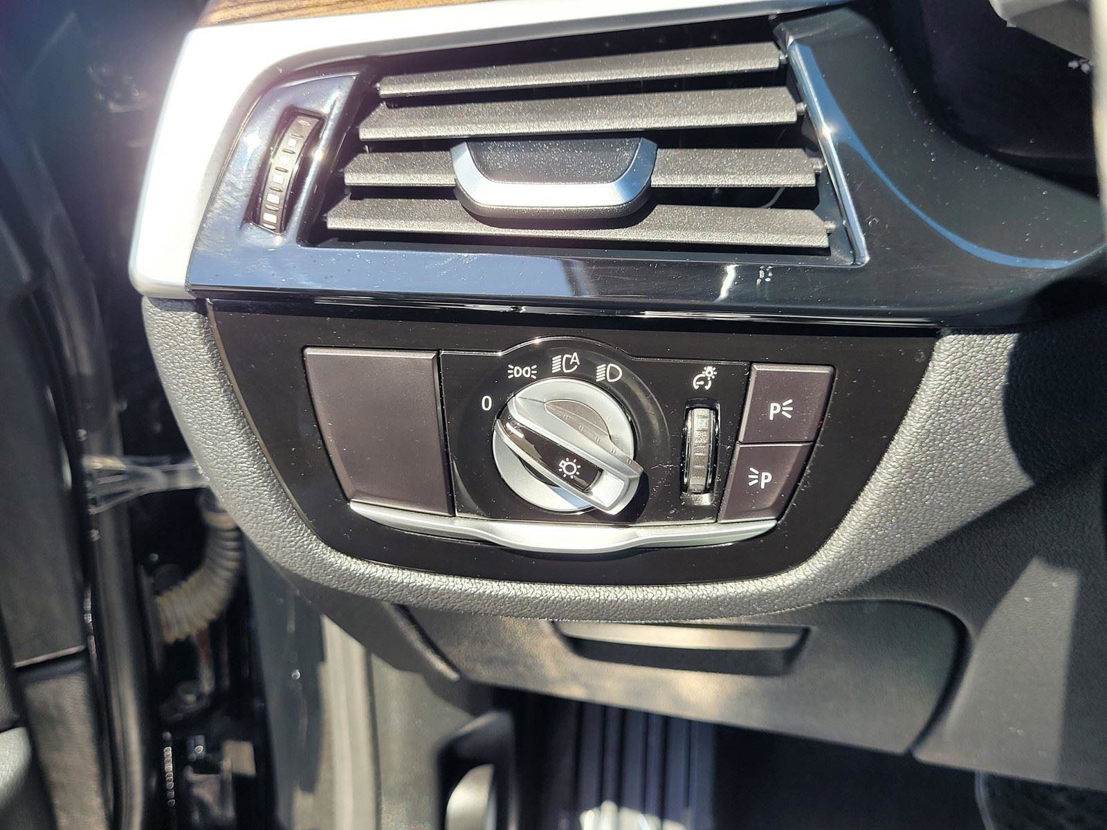 Used 2021 BMW 530e w/ Parking Assistance Package RWD image 33