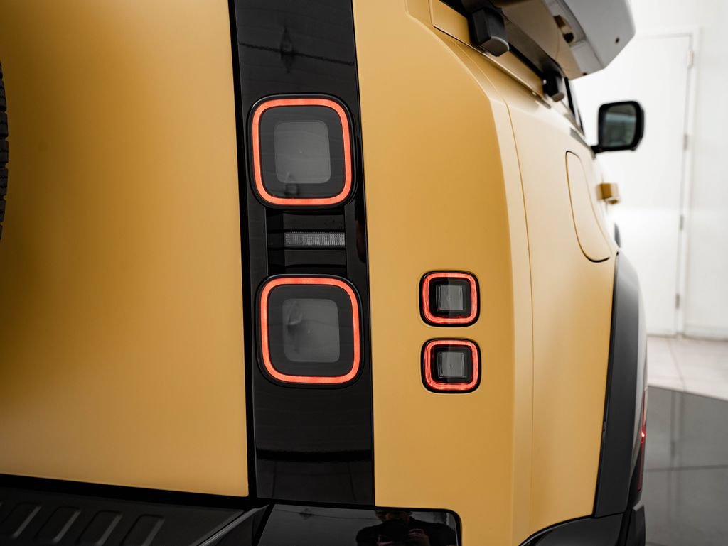 New 2026 Land Rover Defender 110 Trophy Edition AWD/4WD image 9