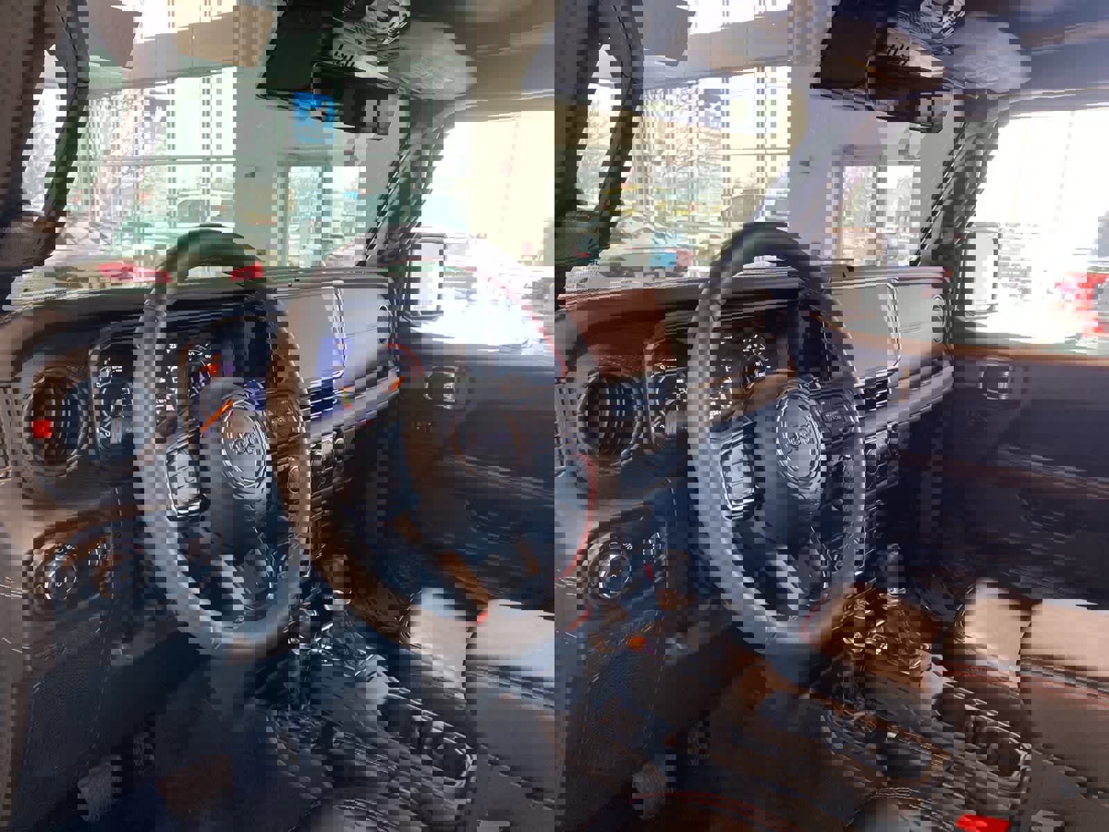 Used 2024 Jeep Wrangler Unlimited Rubicon image 10