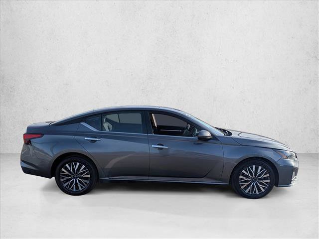 Used 2023 Nissan Altima 2.5 SV video 4