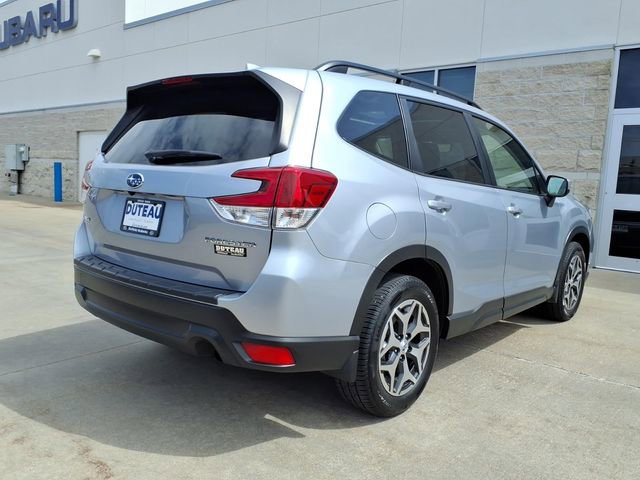 Used 2020 Subaru Forester Premium image 4