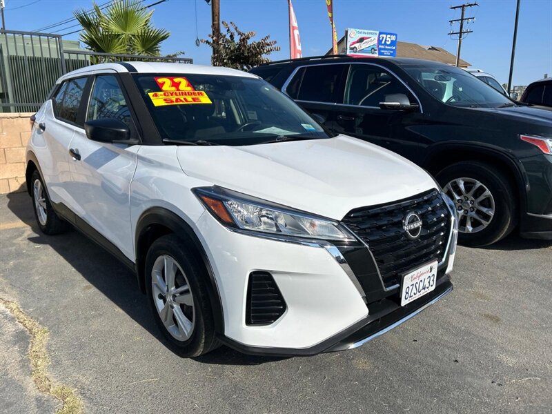 Used 2022 Nissan Kicks S FWD image 9